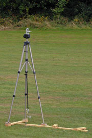 The wooden frame with tripod.